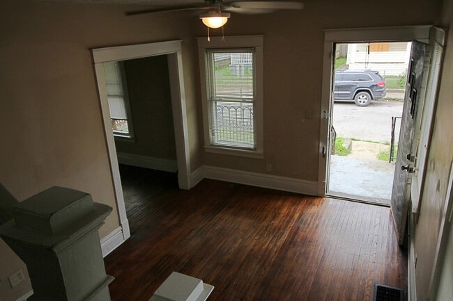 Photo - 2 Bed / 2 Bath Single Family Home with Fen...