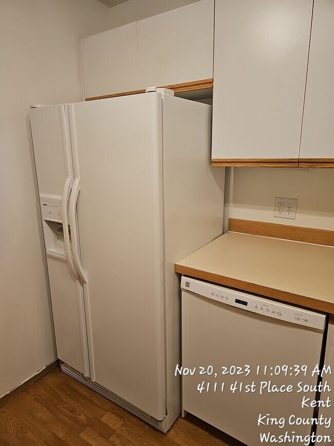 Kent Riverview area Corner condo 2 bed... For Rent in Kent, WA