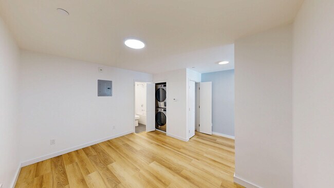 Photo - 2425 Buchanan St Unit 113
