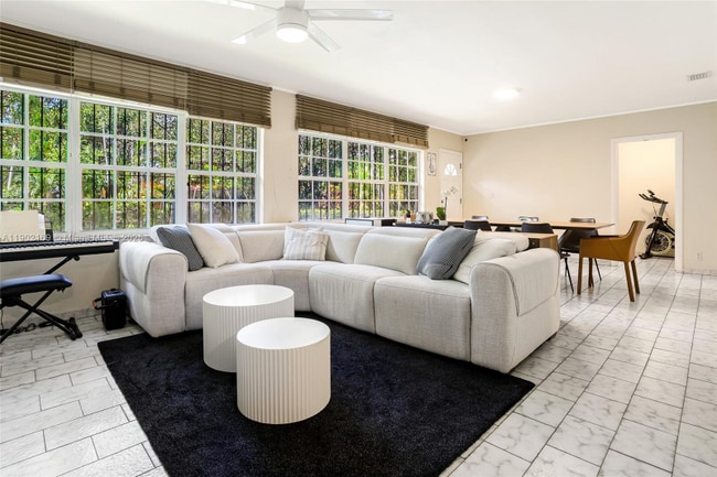 Photo - 600 SW 25th Rd