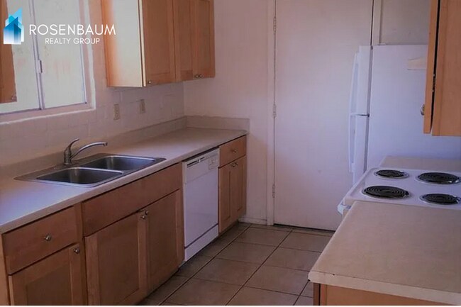 Photo - 3647 E Bellevue St Unidad 3647