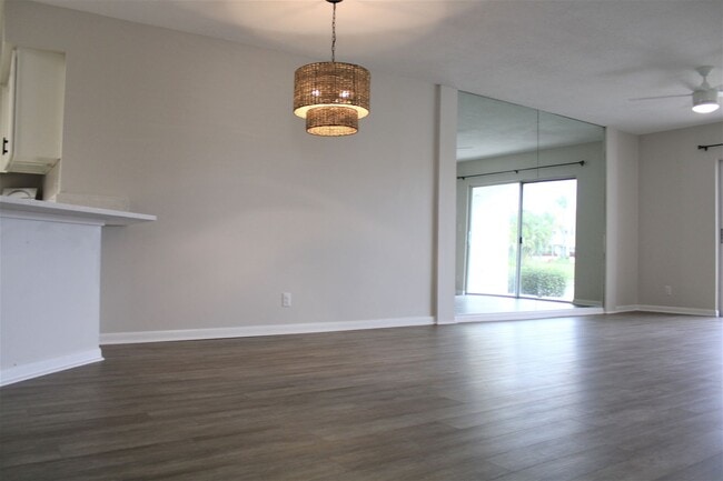 Photo - Unfurnished Annual Updated Ground Level 2/2 split plan Condo-Vista Verde East (Isla Del Sol) Unit 1