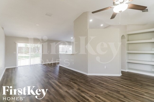 Photo - 11040 Red Coach St