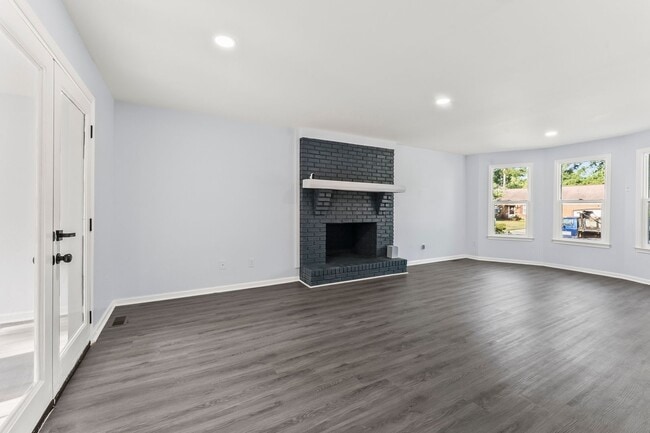 Photo - 2412 Bendemeer Dr