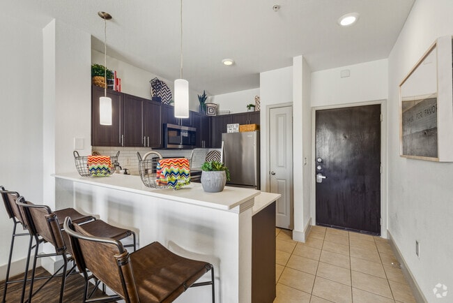 1BR, 1BA - 742SF - Kitchen - 2222 Smith
