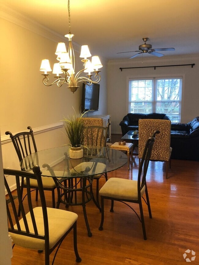 Building Photo - Charming All-Brick Townhome in the Heart o...