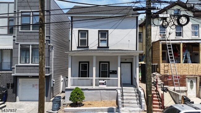 Building Photo - 37 12th Ave