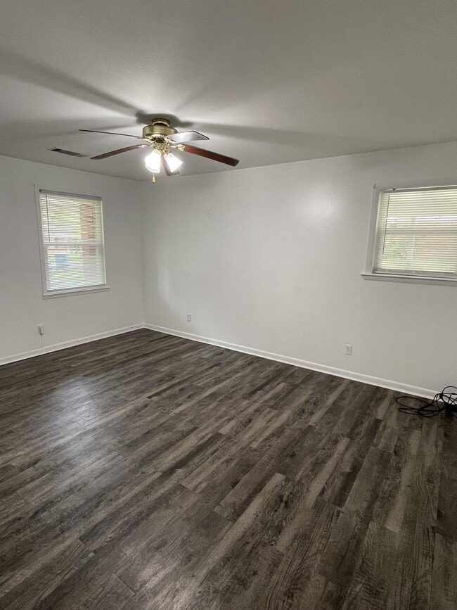 Photo - 904 Warthen St