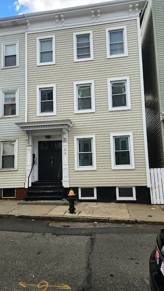 Building Photo - 23 Woodward St Unit 2