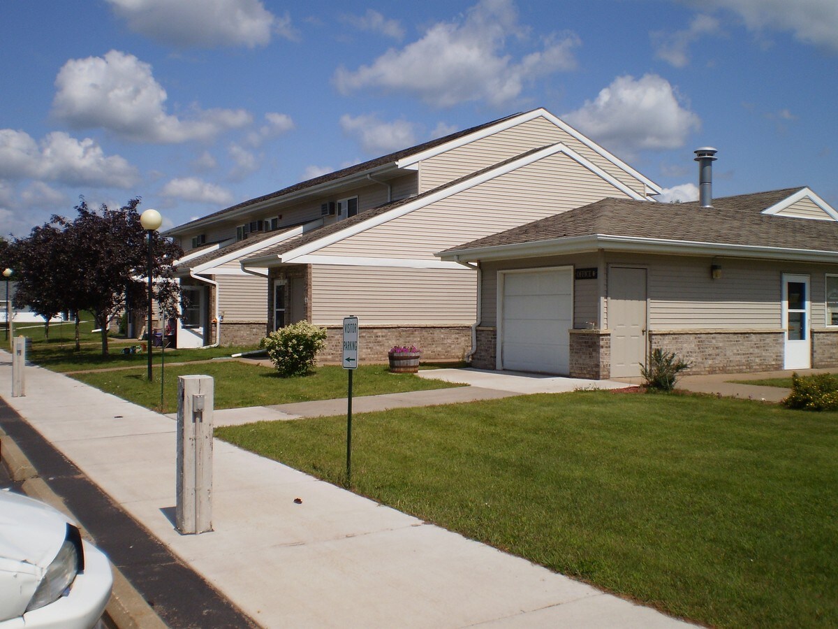 Shell Lake Shores - Shell Lake Shores Apartments