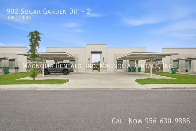 Building Photo - 902 Sugar Gdn Dr