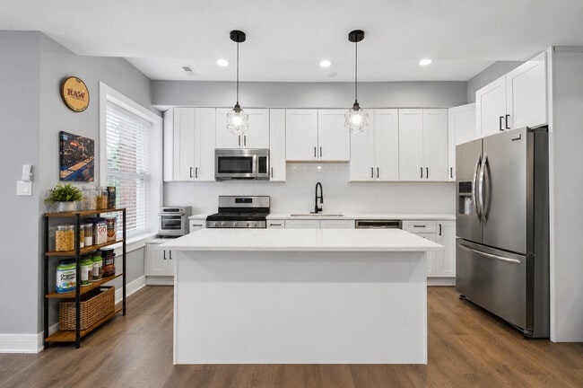 Photo - 4925 N Albany Ave