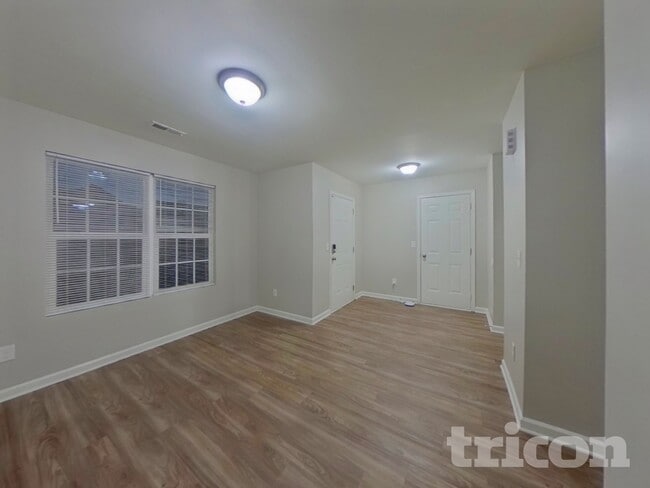 Photo - 513 Gentle Breeze Ln