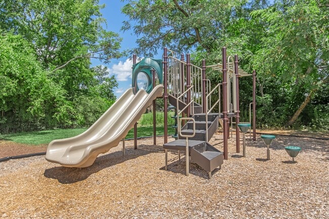 Photo - Sandlin Villas Apartments