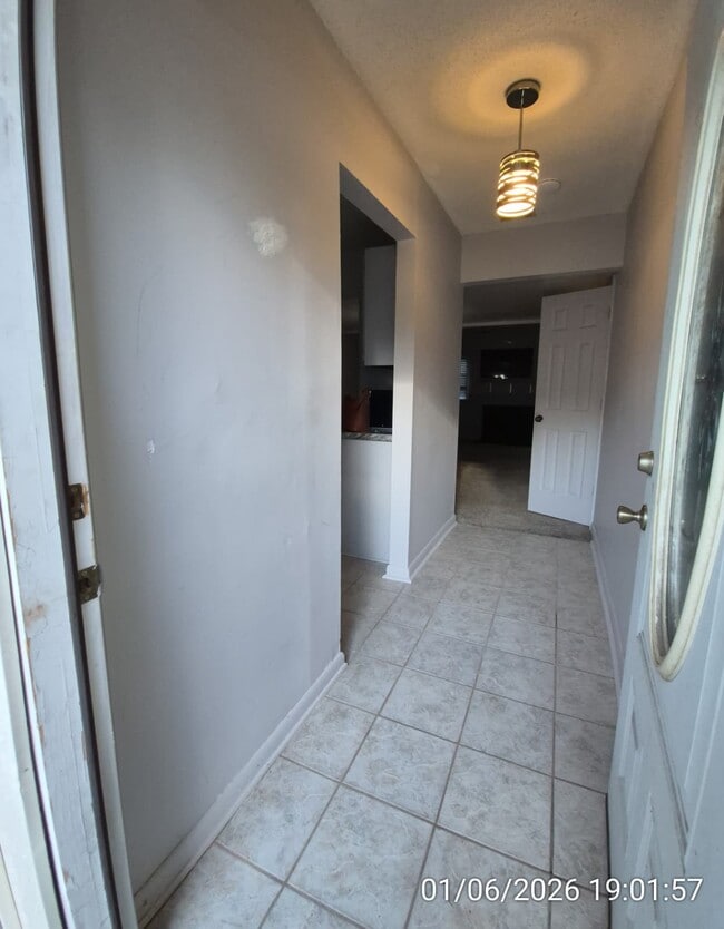 Photo - 727 S Main St Ext