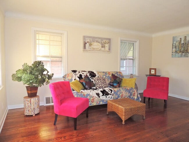 Photo - 3 Bedroom - 1.5 Bathroom Home for Rent!