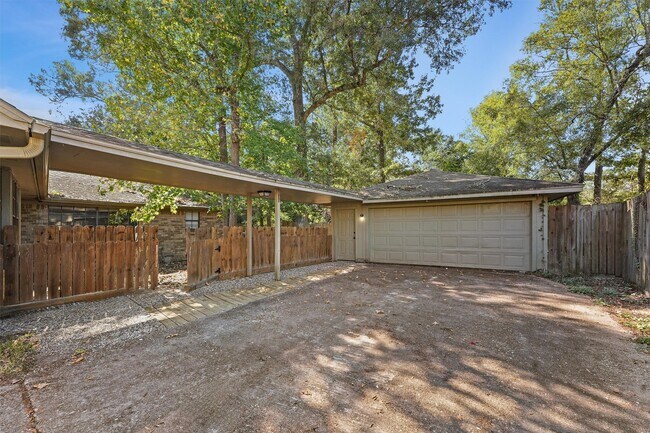 Photo - 208 Cliffbrook Ln
