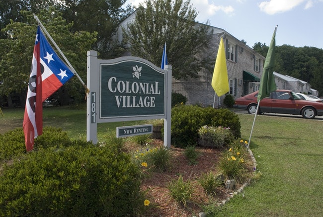 Colonial Village - Colonial Village Apartments
