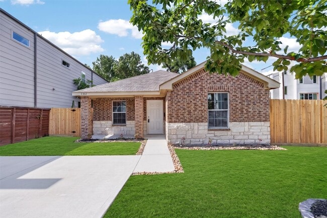 Photo - 1302 Shearn St