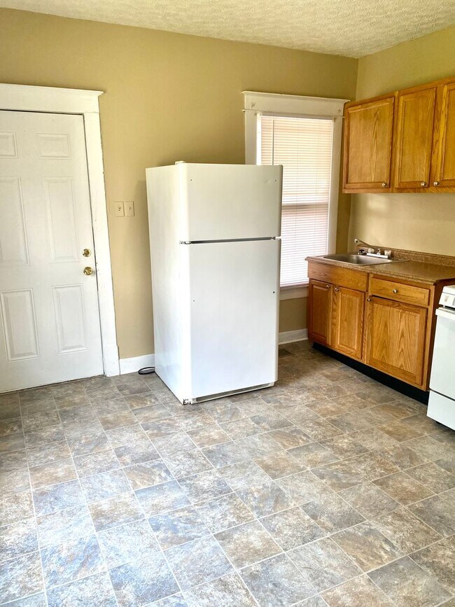 Photo - 708 M St Unit 3