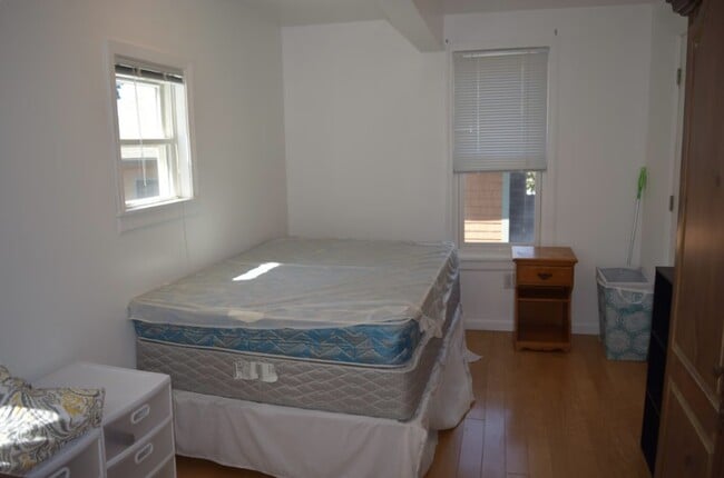 109 Cook St
