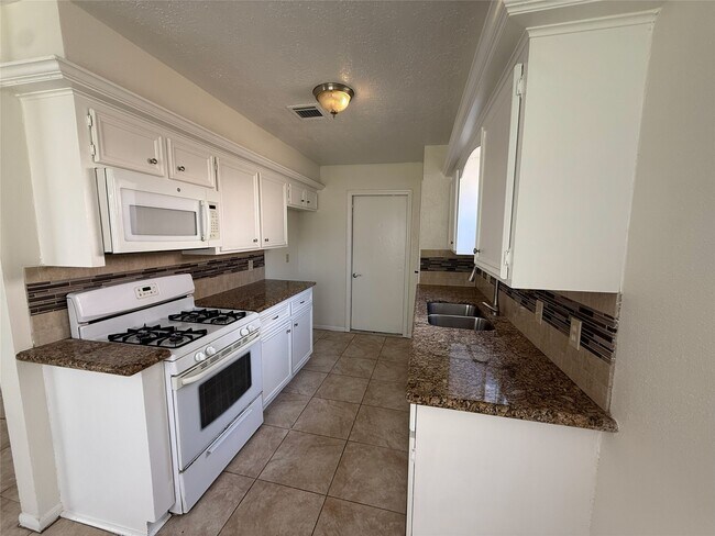 Photo - 4223 Steep Rock Dr