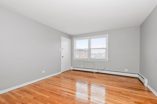 Photo - 7900-06 S Wabash