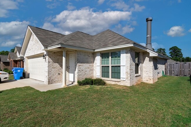Photo - 570 Old Mill Way