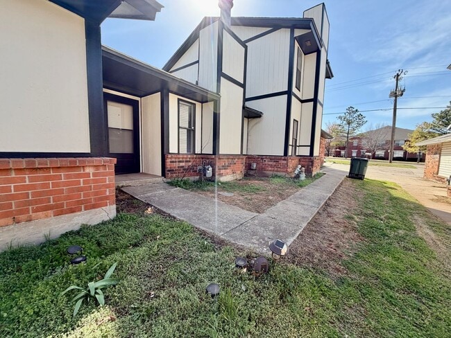 Photo - 1012 N Chowning Ave Unit 1014