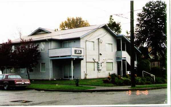 Photo - 938 SW Holden St