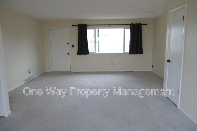 901 Elm St