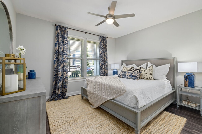 Element Barclay Station apartments — community photo