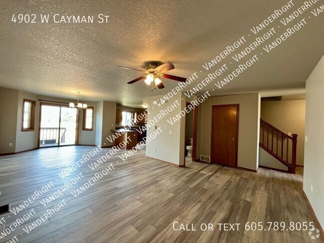 Building Photo - 4902 W Cayman St Rental