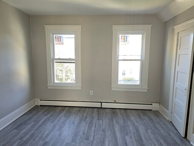 Photo - 465 Burritt St Unidad 2nd floor