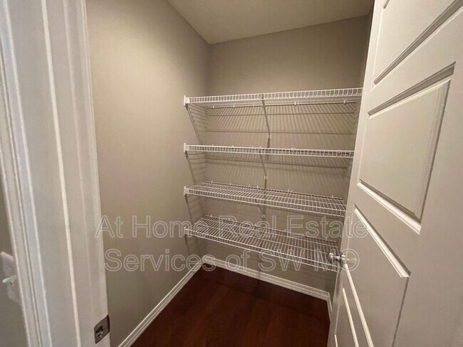 Photo - 113 N Glengary Dr