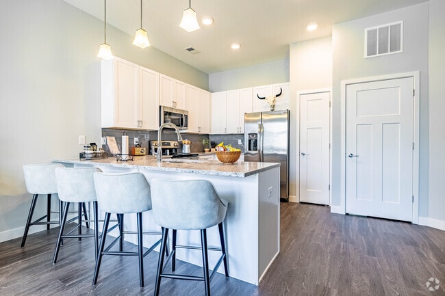 1BR, 1BA - 790SF - Kitchen