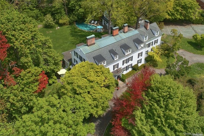 Photo - 435 Bryant Ave