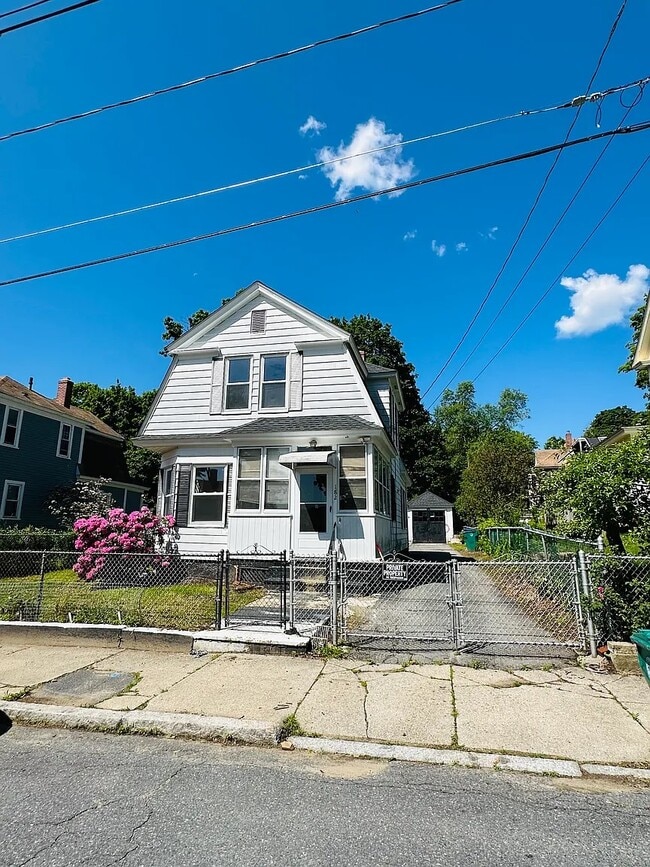 182 East St