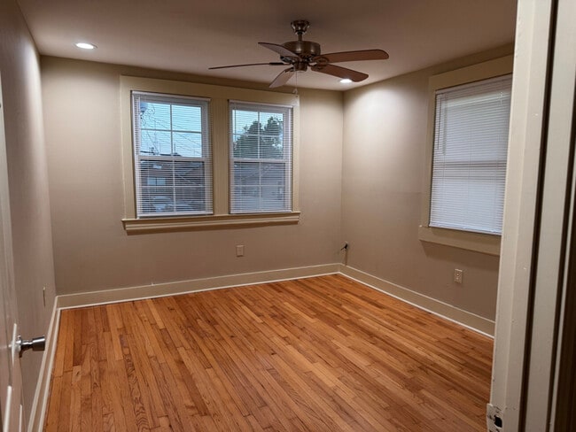 Photo - 2555 Elder St