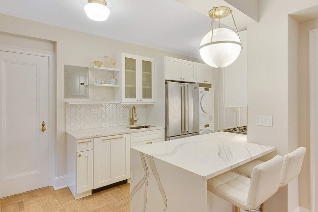 175 W 93rd St