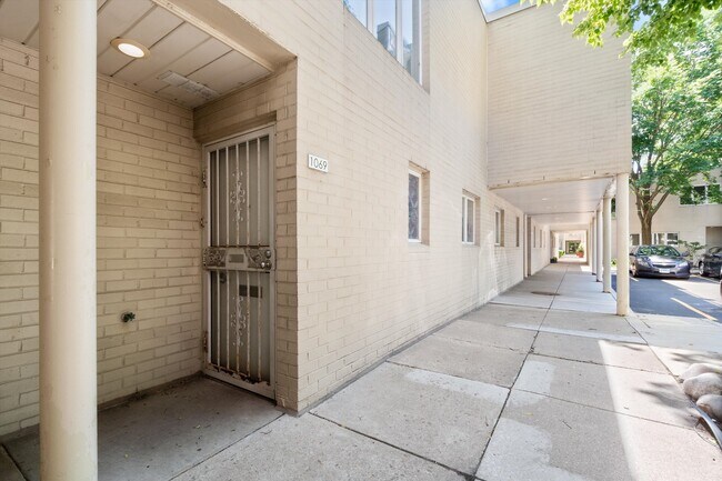 Photo - 1069 S Park Terrace