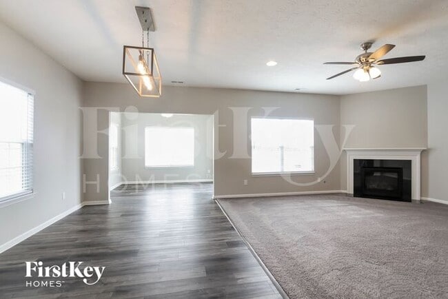 Photo - 380 Thunderwood Dr