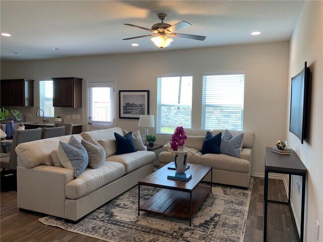 Photo - 13002 Carswell St