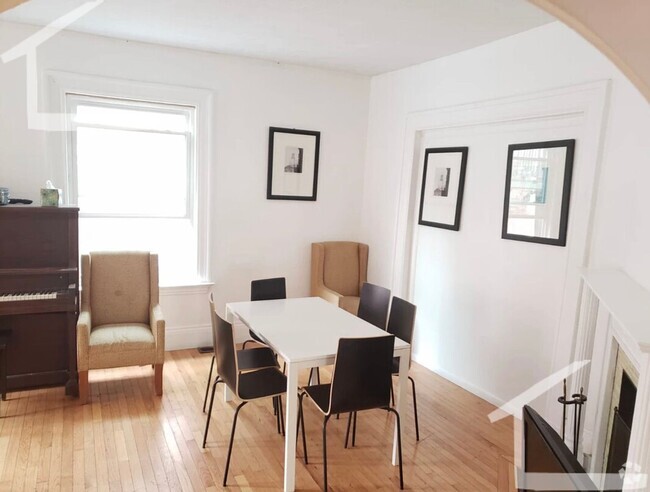 Building Photo - Central Brookline Location, In-Unit Washer... Rental