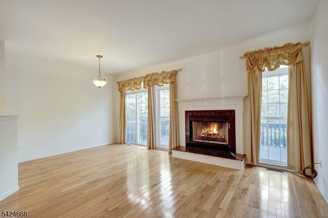 Photo - 18 Mountain View Dr