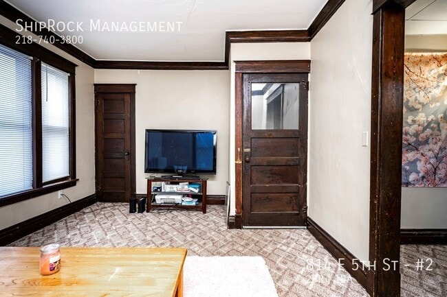 Photo - 814 E 5th St Unit #2