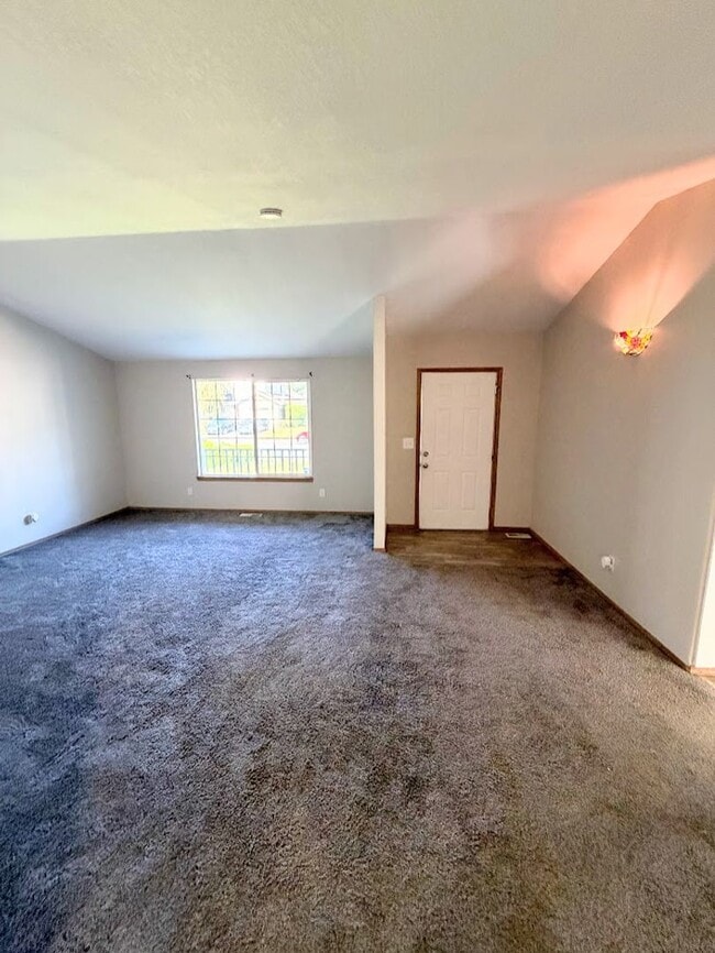 Photo - Spacious Keizer Home with Large Fenced Backyard