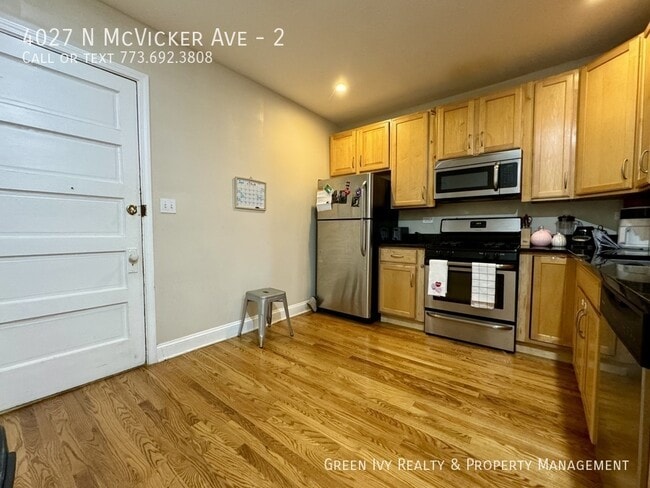 Photo - 4027 N McVicker Ave Unit 2