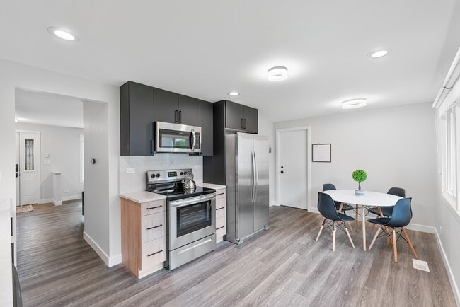 Photo - 1026 Sharon Ln