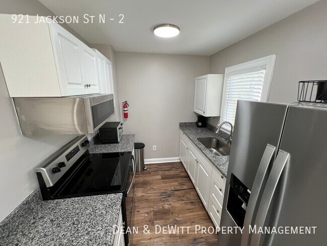 921 Jackson St N Apartment Unit - Image 